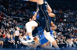 华体会平台-爵士主场大胜独行侠，戈贝尔分篮板的简单介绍