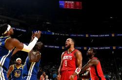 华体会馆-球员实力对决，篮球比赛激情迸发的简单介绍