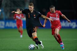 华体会视频-荷兰队表现抢眼，中欧杯比赛激烈展开