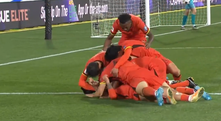 激烈对决！中国足球职业联赛争夺战展开的简单介绍