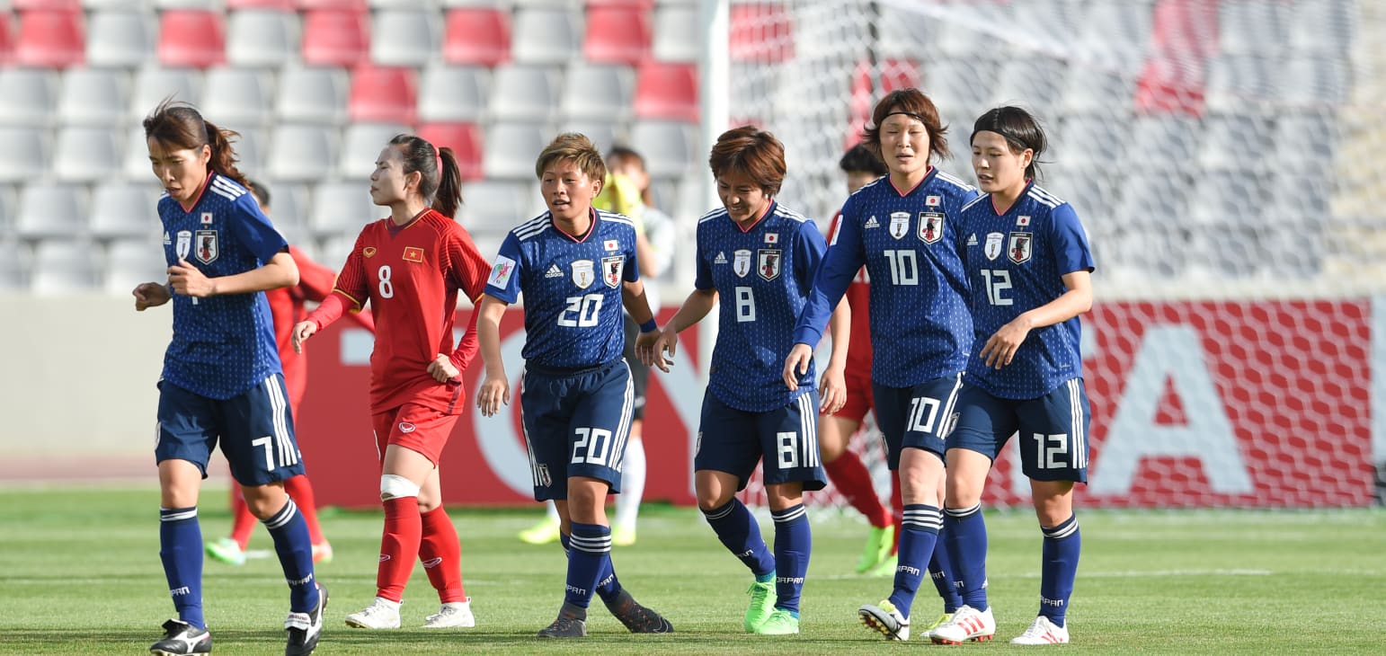 亚洲杯女子足球赛半决赛比拼激烈 亚洲杯女子足球赛半决赛比拼激烈