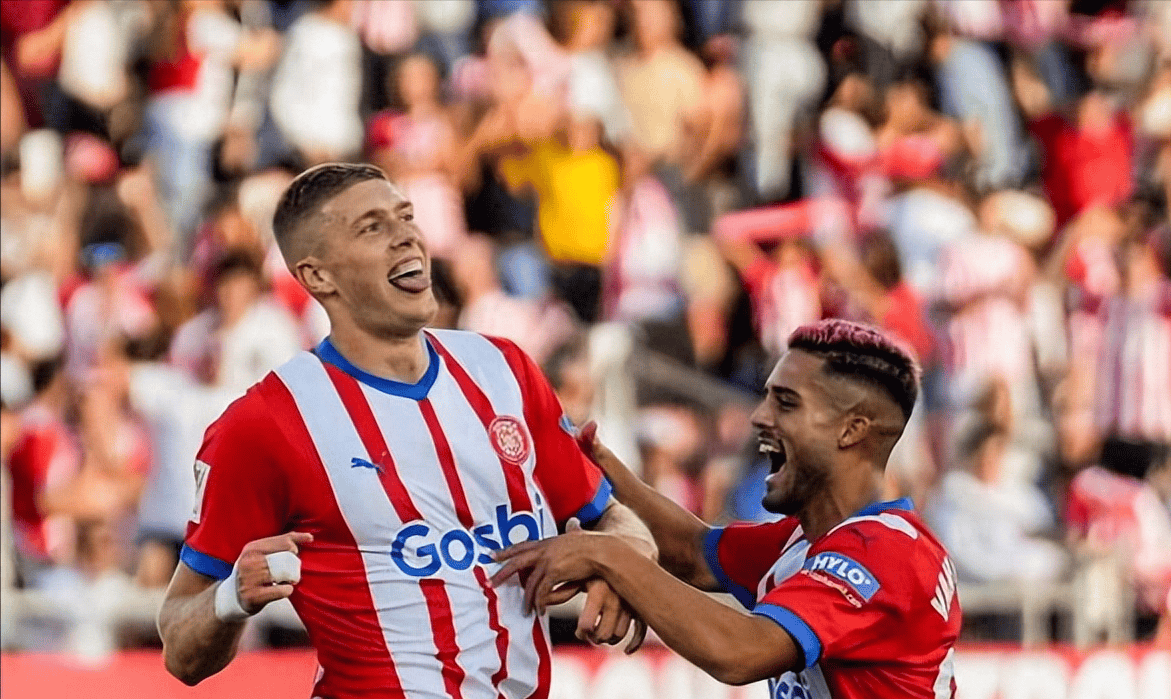 包含波兰迎战冰岛,双方实力对比角逐激烈的词条 包含波兰迎战冰岛,双方实力对比角逐激烈的词条