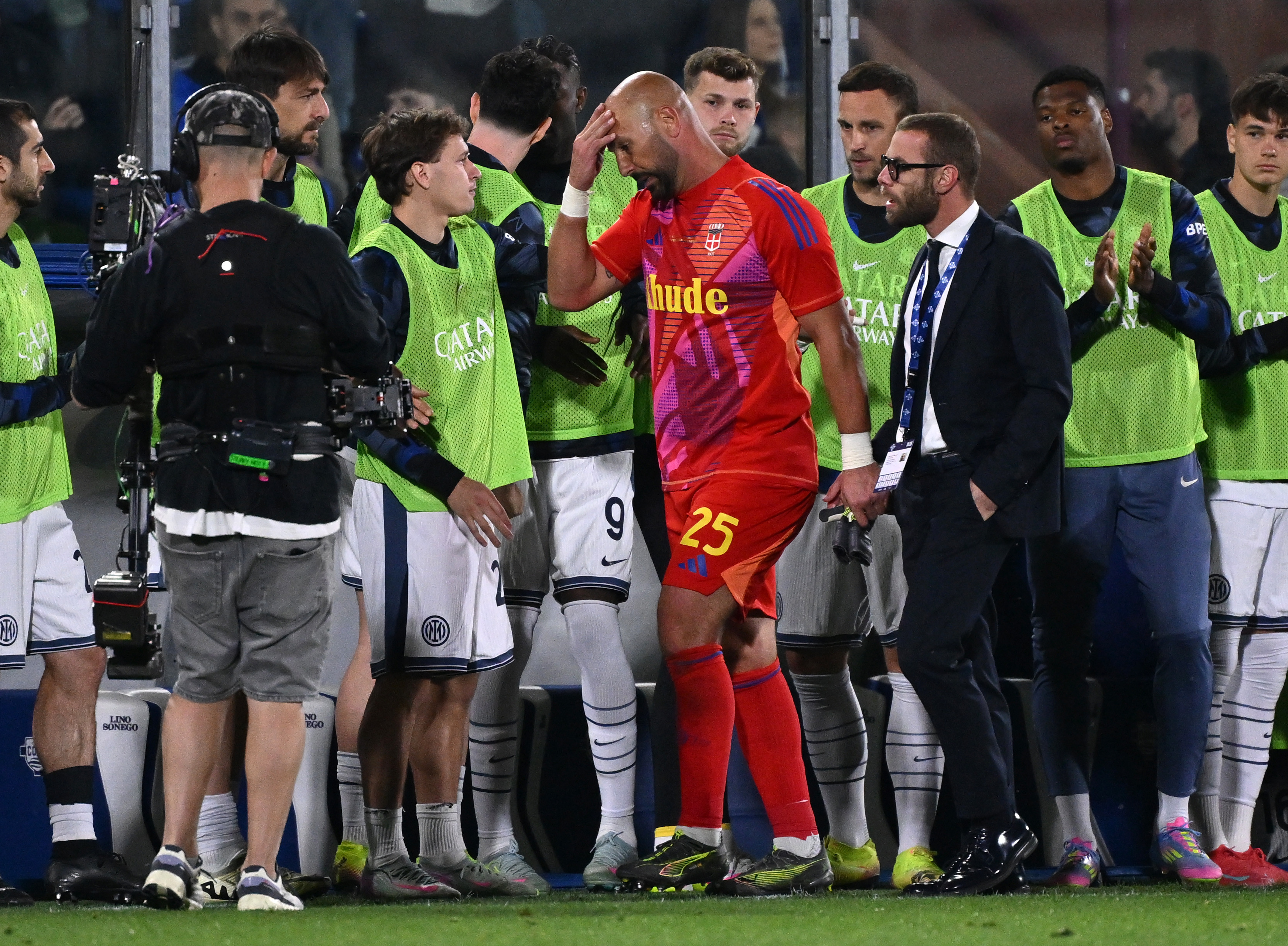 包含国际米兰球员状态神勇,助球队胜出的词条 包含国际米兰球员状态神勇,助球队胜出的词条