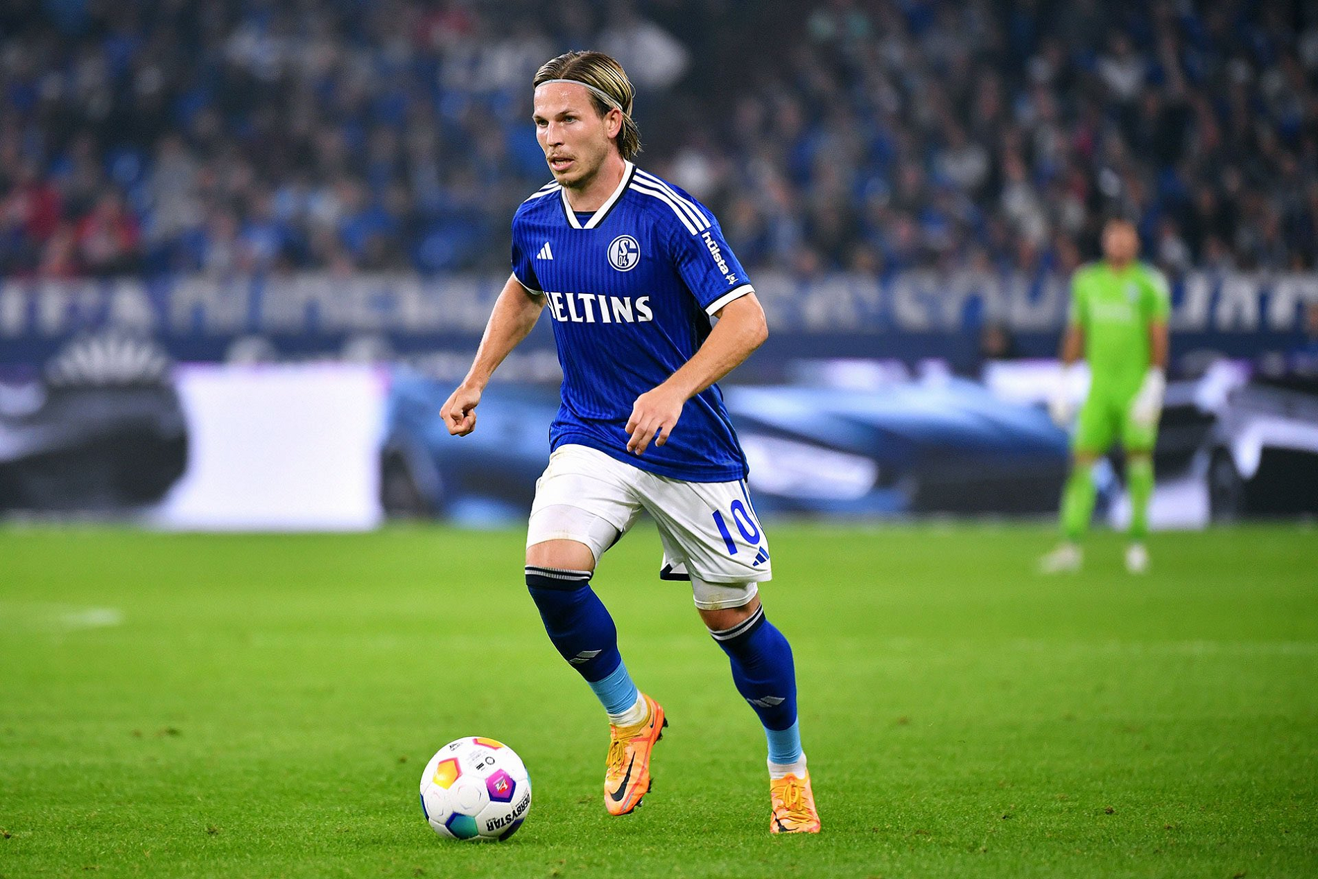 沙尔克主场告捷,取得重要胜利的简单介绍 沙尔克主场告捷,取得重要胜利的简单介绍