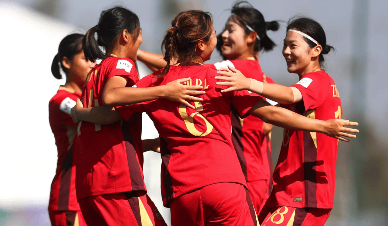 女足赛场上精彩瞬间，令球迷为之疯狂的简单介绍